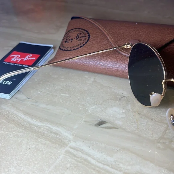AUTHENTIC RAY-BAN ROUND METAL POLISHED GOLD FRAME / GREEN LENSES LIKE NEW
